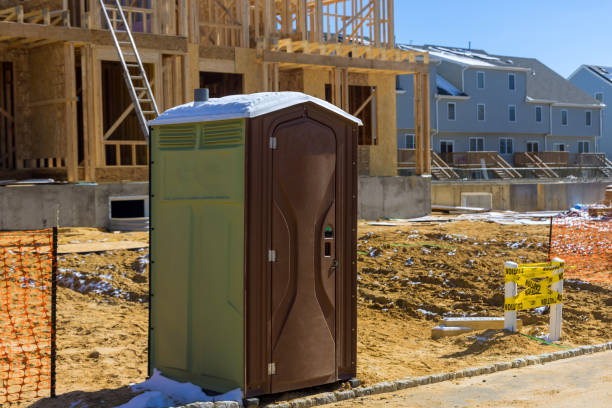 Porta potty delivery and setup in East Alton, IL